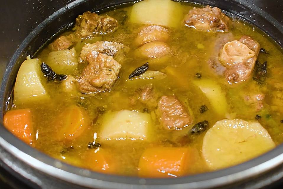 add salt to the oxtail soup to taste