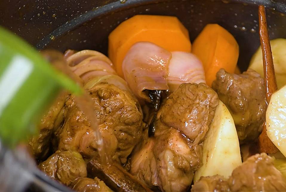 add water into the pot to cover the ingredients