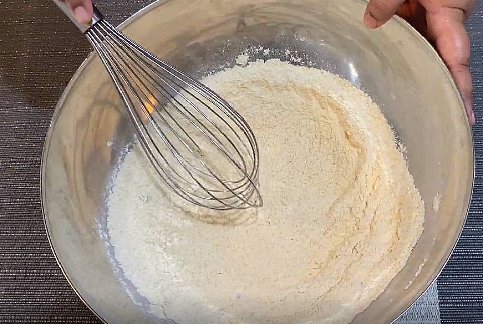 mix the powders with a whisk