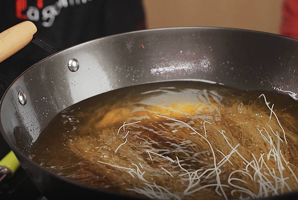 fry the rice vermicelli