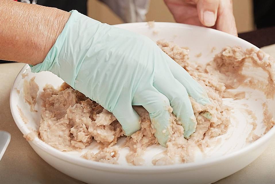 mash the steamed yam into paste