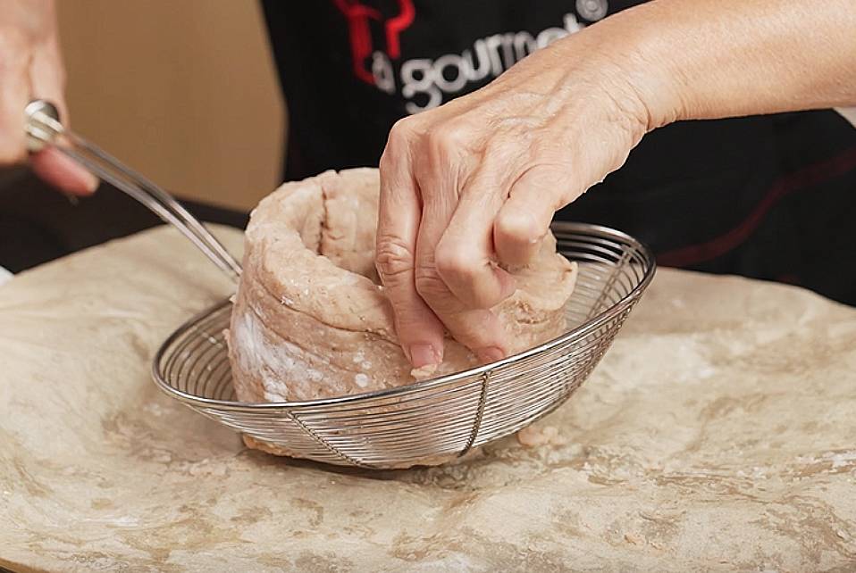 put the yam ring basket onto the fryer colander