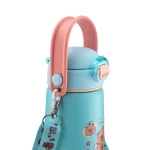 2026.05.25 La gourmet Sassy Kids 420ml Thermal Bottle with Strap – Blue (Capybara) 02